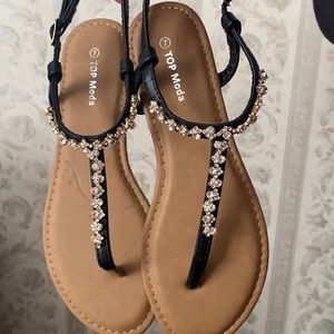 super cute sandals!